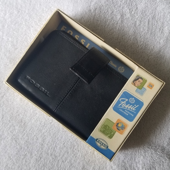 Black Fossil Wallet ~ New in Box - Picture 6 of 8